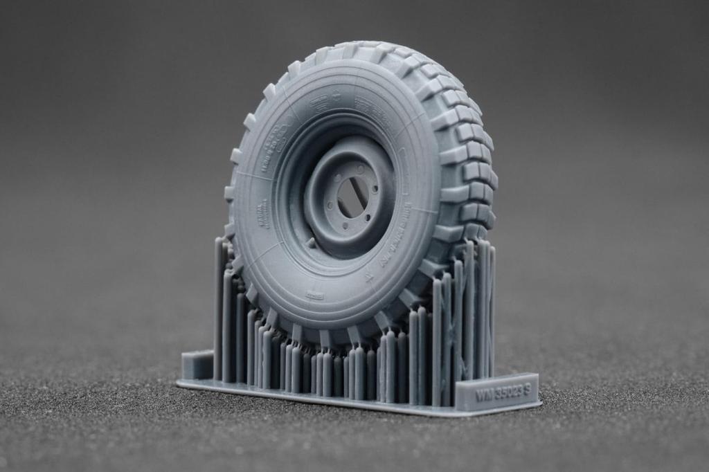 Unimog 404 R20 X V2 Wheel Set for AK and Revell Plastic Model Kits SCXWM35023S Scale-X 1/35 11.0 Weight-Deforming (5-Piece Set) ICM, Interactive,