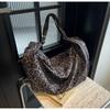 Leopard print bag women's large capacity 2024 new autumn and winter versatile casual messenger bag single shoulder commuter dumpling bag