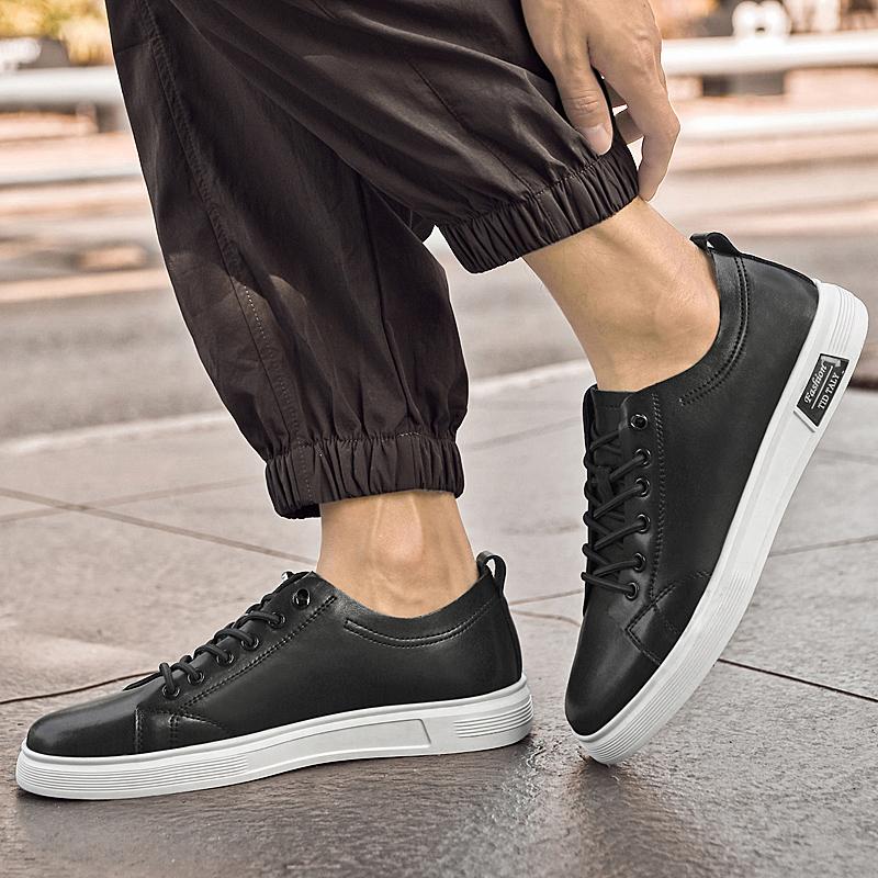 Casual men's board shoes Classic high-quality comfortable style and outdoor youth flat shoes White luxury Trendy