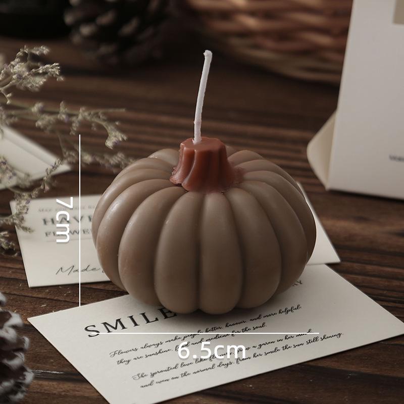 Pumpkin-Shaped Scented Halloween Candle – Handmade, Atmospheric Gift