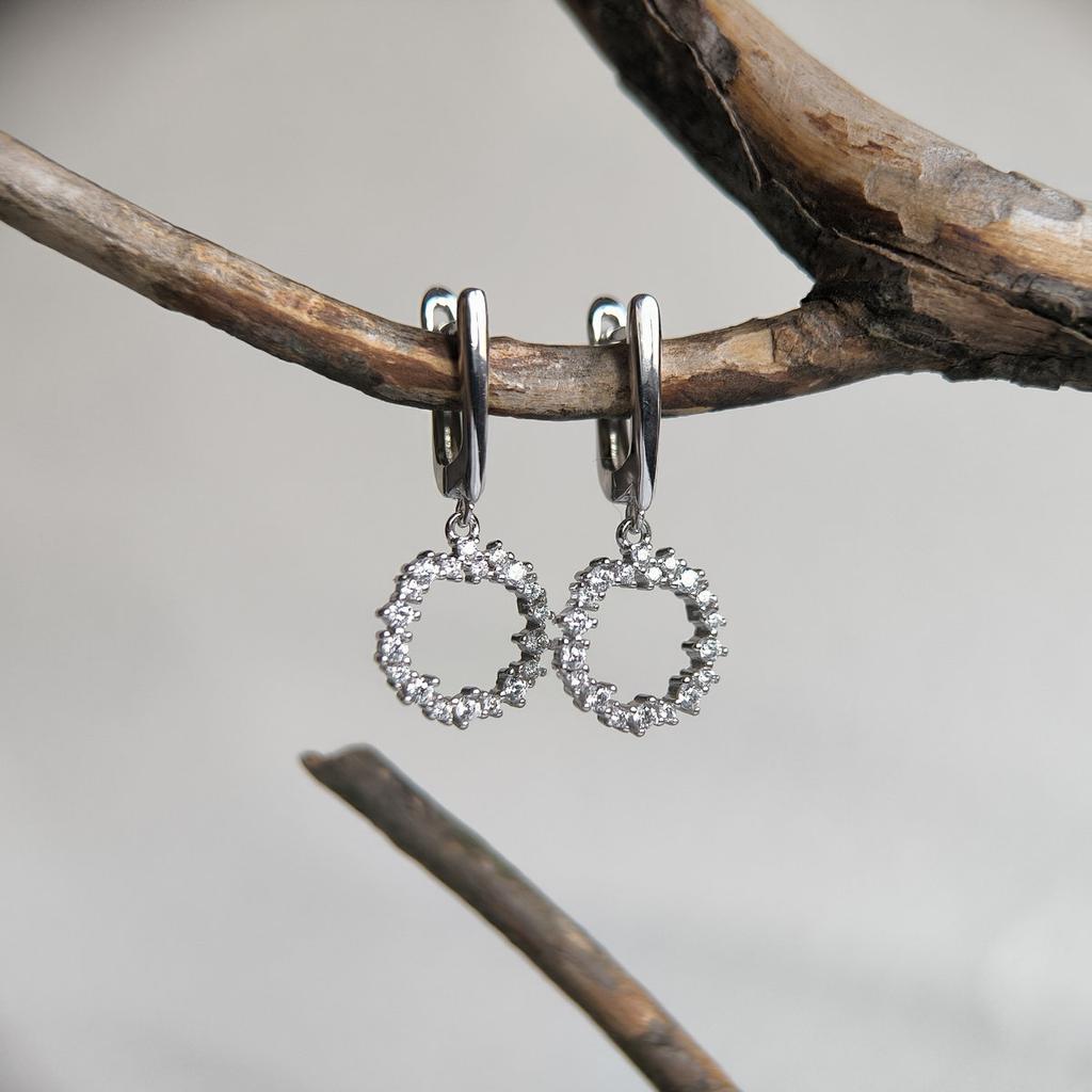 Серебряные серьги с фианитами (2209249)