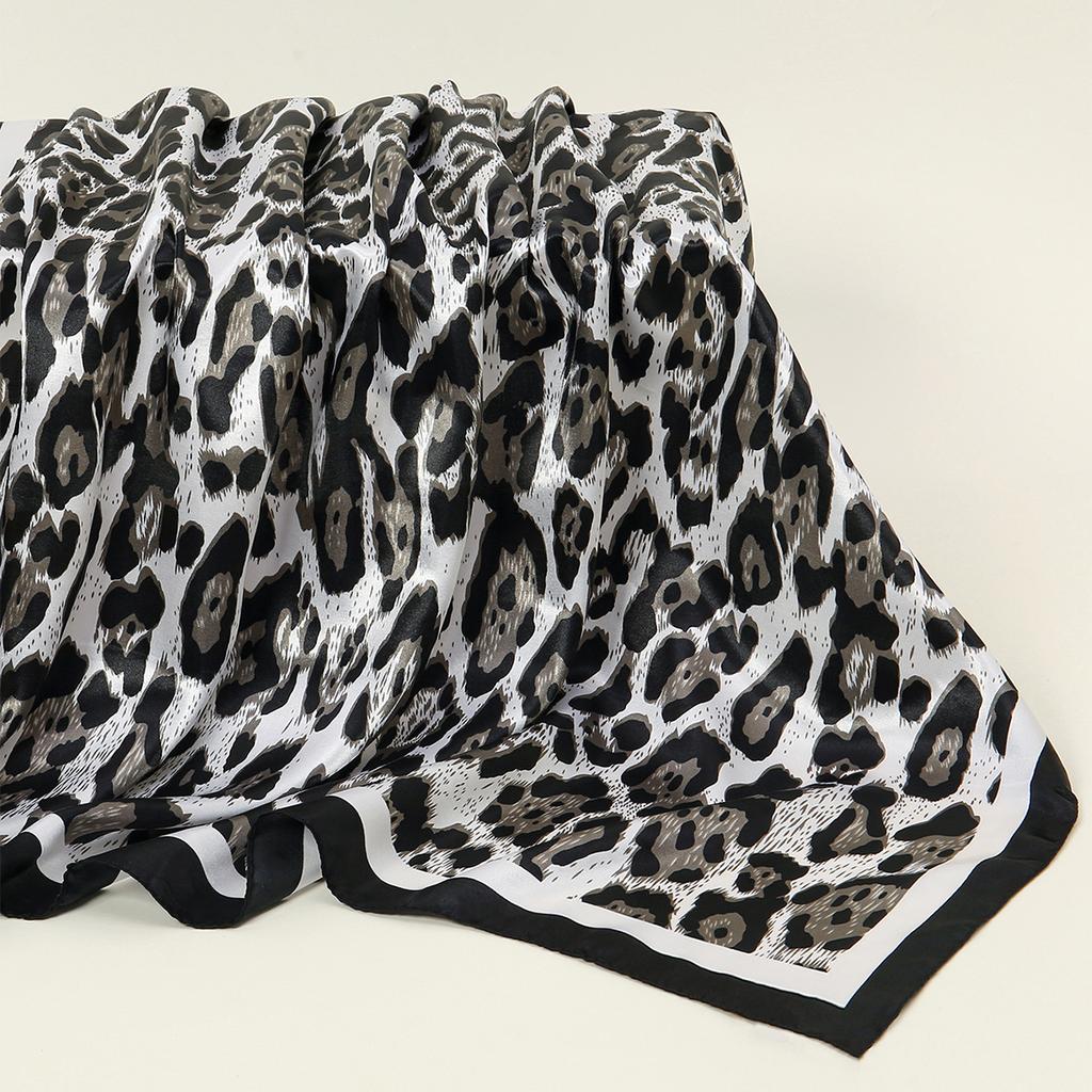 90*90cm Leopard Gedruckter Quadratischer Schal Damen Luxus Designer Schal Mode Punkt Stirnband Matt Satin Seide Haarband Taschentuch