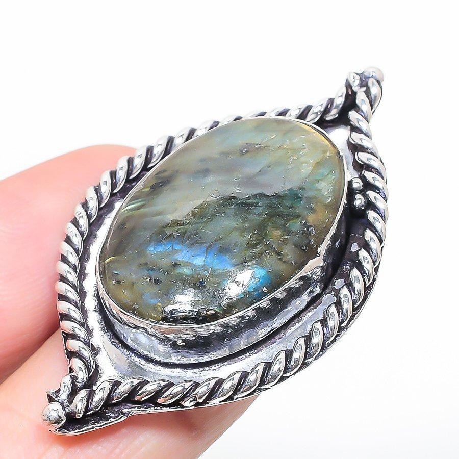

Natural Labradorite Gemstone Handmade 925 Sterling Silver Ring Size 5 D9T70