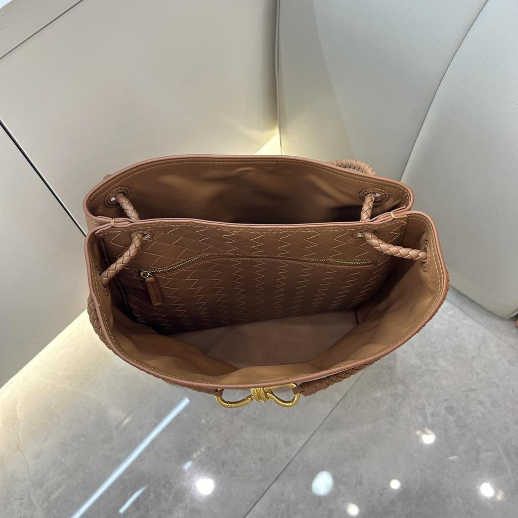 Grenzüberschreitende Mode Rindsleder Große Kapazität Geflochtene Schmetterlings-Eimer-Handtasche - Vielseitige Pendler-Crossbody-Tasche für Damen.