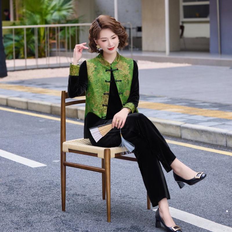 2026 Velvet Retro Suit for Mothers: Stylish Spring/Autumn Vest Jacket In Chinese National Style