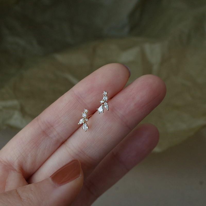 

925 Sterling Silver Korean Simple Pavé Crystal Malt Stud Earrings Women Light Luxury Temperament Wedding 14k Gold Jewelry Silver