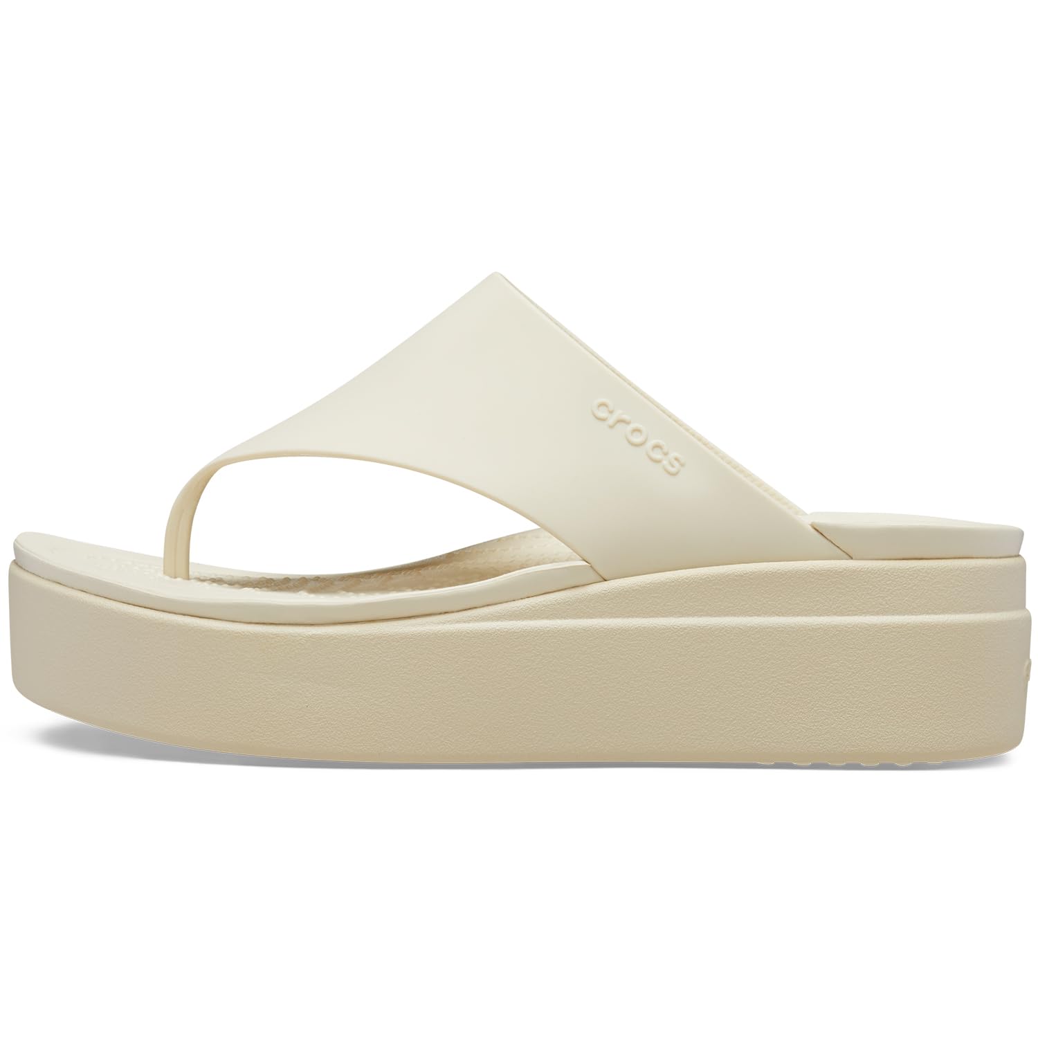 Сандалии-шлепанцы Crocs Brooklyn Flip на низкой танкетке, Цвет: Костяной, 25 см