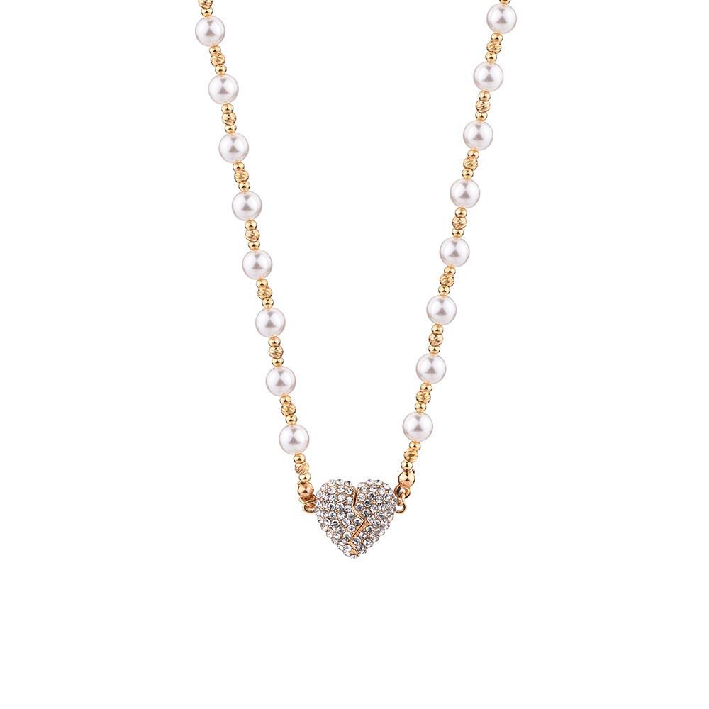 Designer Heart Chic Shaped Magnetic Pendant Necklace With Gorgeous Pearl Chain Women For