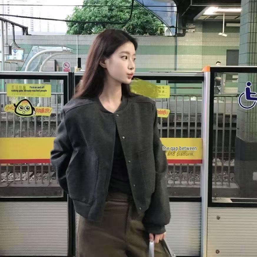 

Новая серая ретро бейсбольная куртка - Американская осенняя коллекция M (90-105 kg)