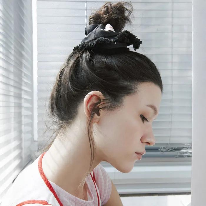 DOTS TASSEL SCRUNCHIE - 2 colors