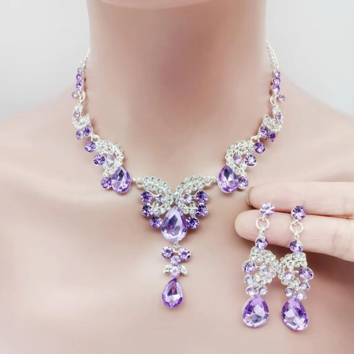 

Комплект из ожерелья и серег из циркония для невесты - свадебные ювелирные аксессуары