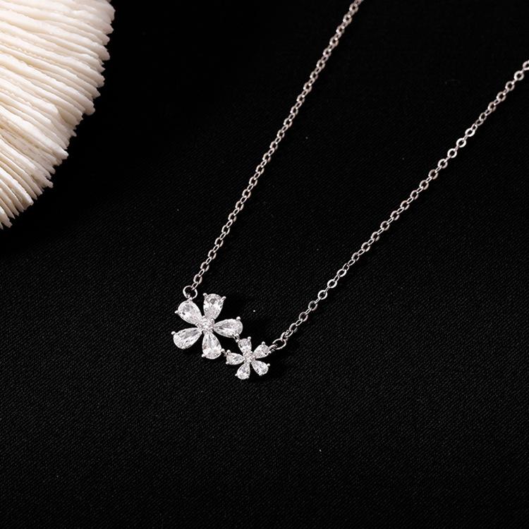

CIAXY Silver Color Inlaid Zircon Double Flower Necklaces for Women Girlfriend Clavicle Chain Choker Simple Jewelry
