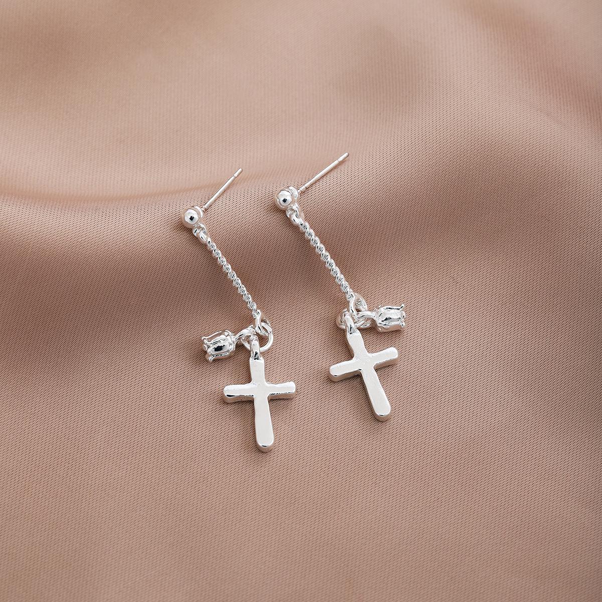 

Personalized Chain Cross Diamond Stud Earrings, Light Luxury High Sense Simple Earrings Women