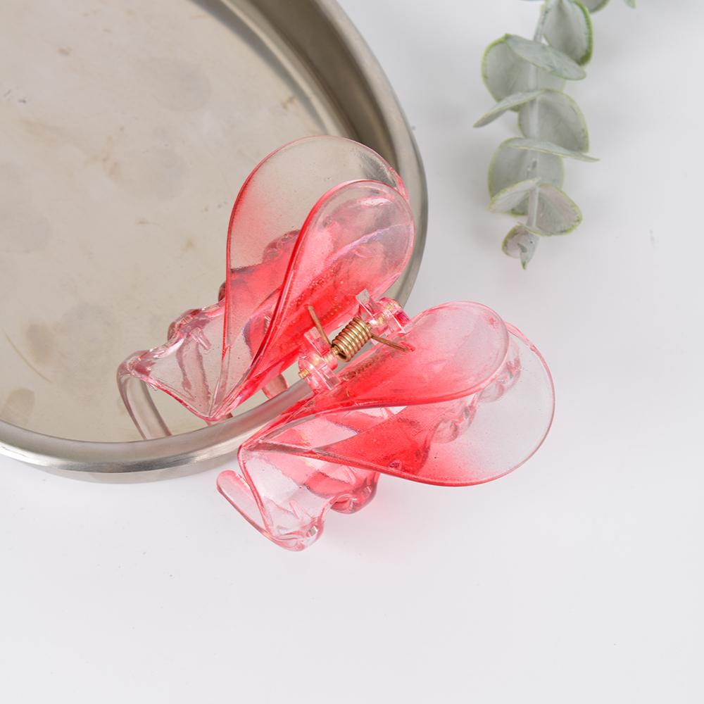 1pc Heart-shaped Hair Clip with a Three-dimensional Transparent Shark Clip for a Sweet Girl's Hair Styling