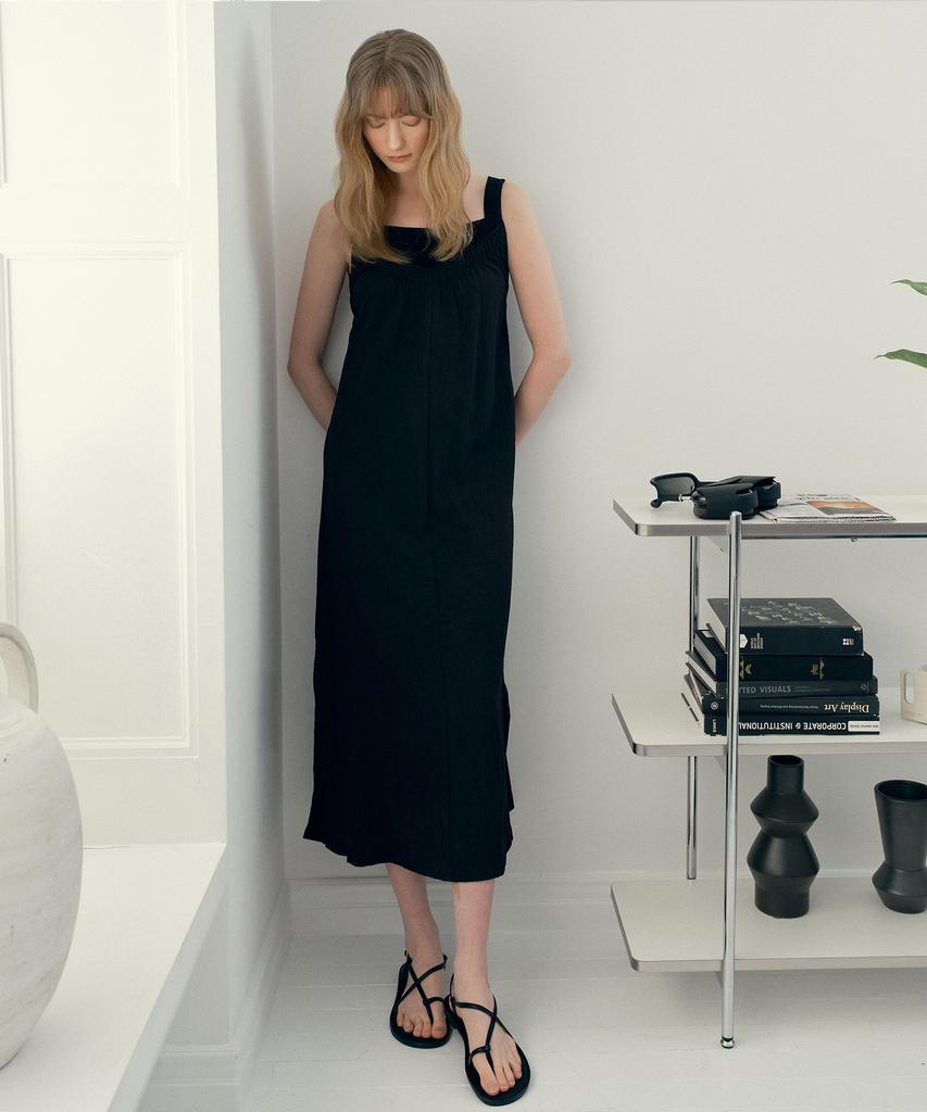 Mind Bridge Woman [W] V-Neck Black Sleeveless Long Dress