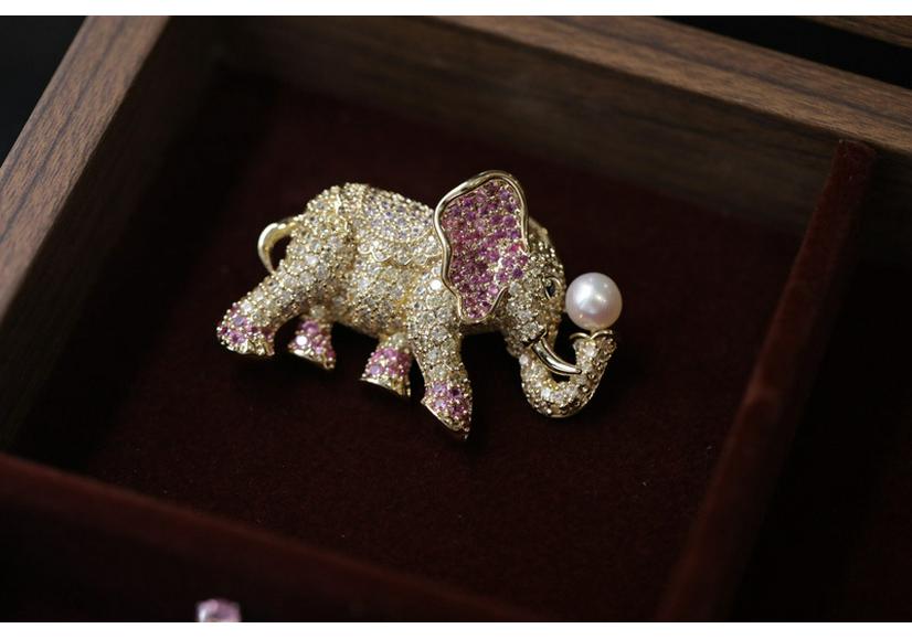 Bo Xin Yun Zirconium-Inlaid Elephant Brooch - Luxury Fashion Corsage Accessory