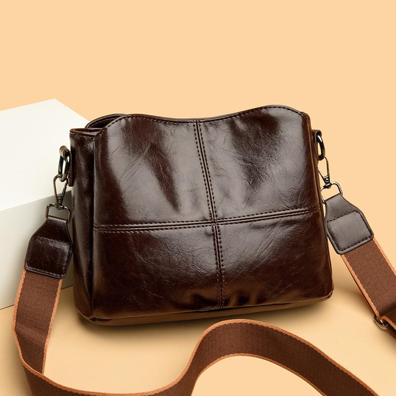 

Bag women s new fashion splicing multi-compartment large-capacity soft leather shoulder messenger bag