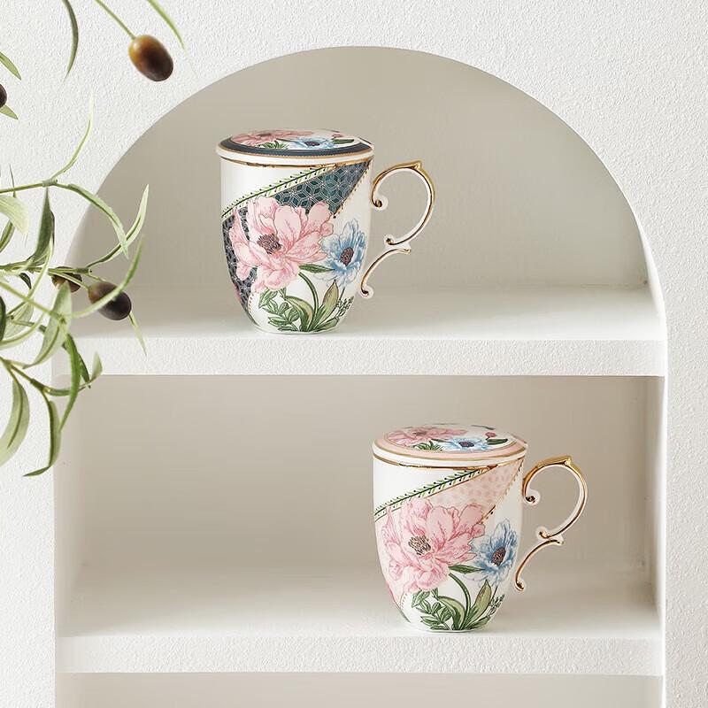 WOOCH Butterfly Ceramic Lidded Mug Gift Set
