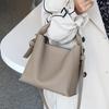 New Top Layer Cowhide One-shoulder Food Basket Bag for Women Versatile Simple Casual Crossbody Bucket Bag for Women