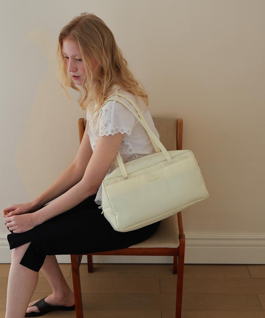 Mucu And Ebony Cozy Square Bag _ Butter