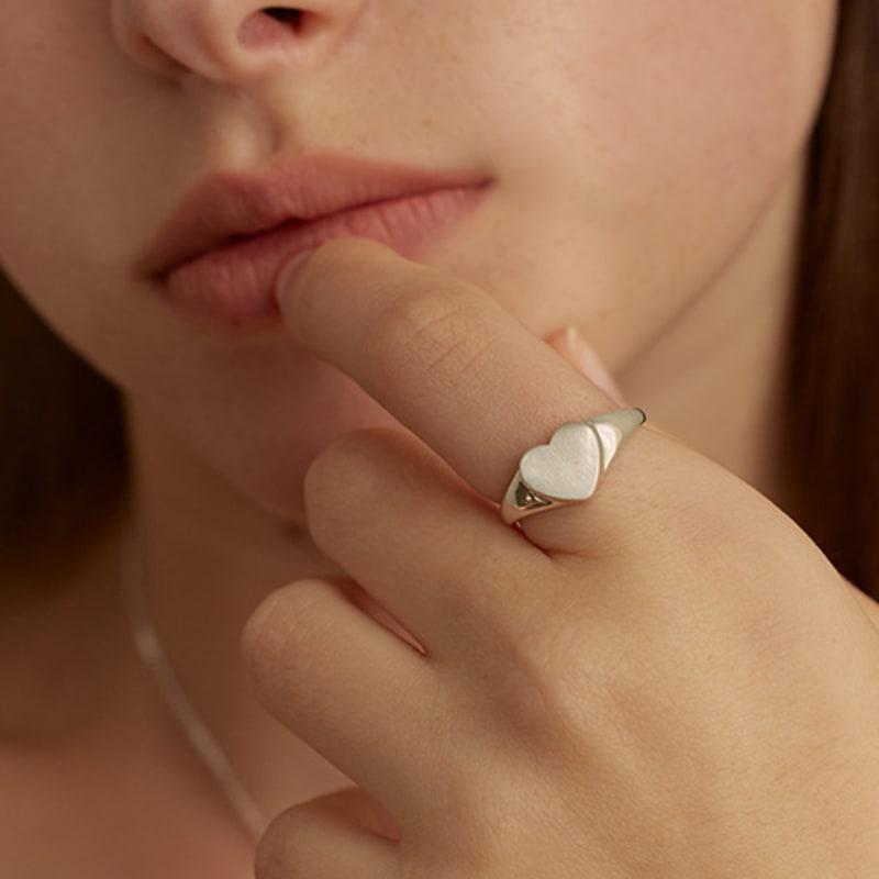 Lewe Silver matte two tone heart ring