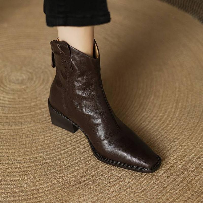 Autumn and winter mid-heel pointed mid-tube boots rear zipper solid color large-size women's boots rubber sole square heel new mid-tube boots