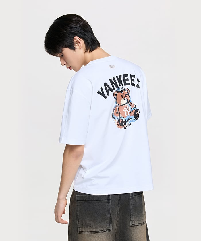 Emelbi Mega Bear Back Graphic Oversized Short Sleeve T-Shirt Ny (White)