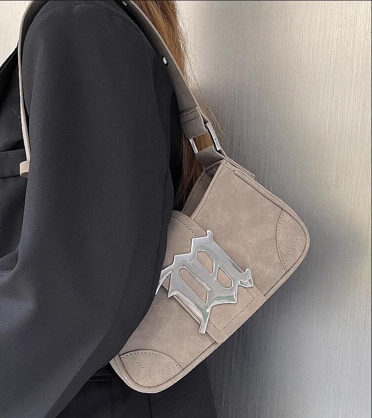 

Ретро Замшевый Багет 2023 Y2K Острая Девушка Подмышечная Сумка Кроссбоди для Женщин 24x14x7 cm хаки