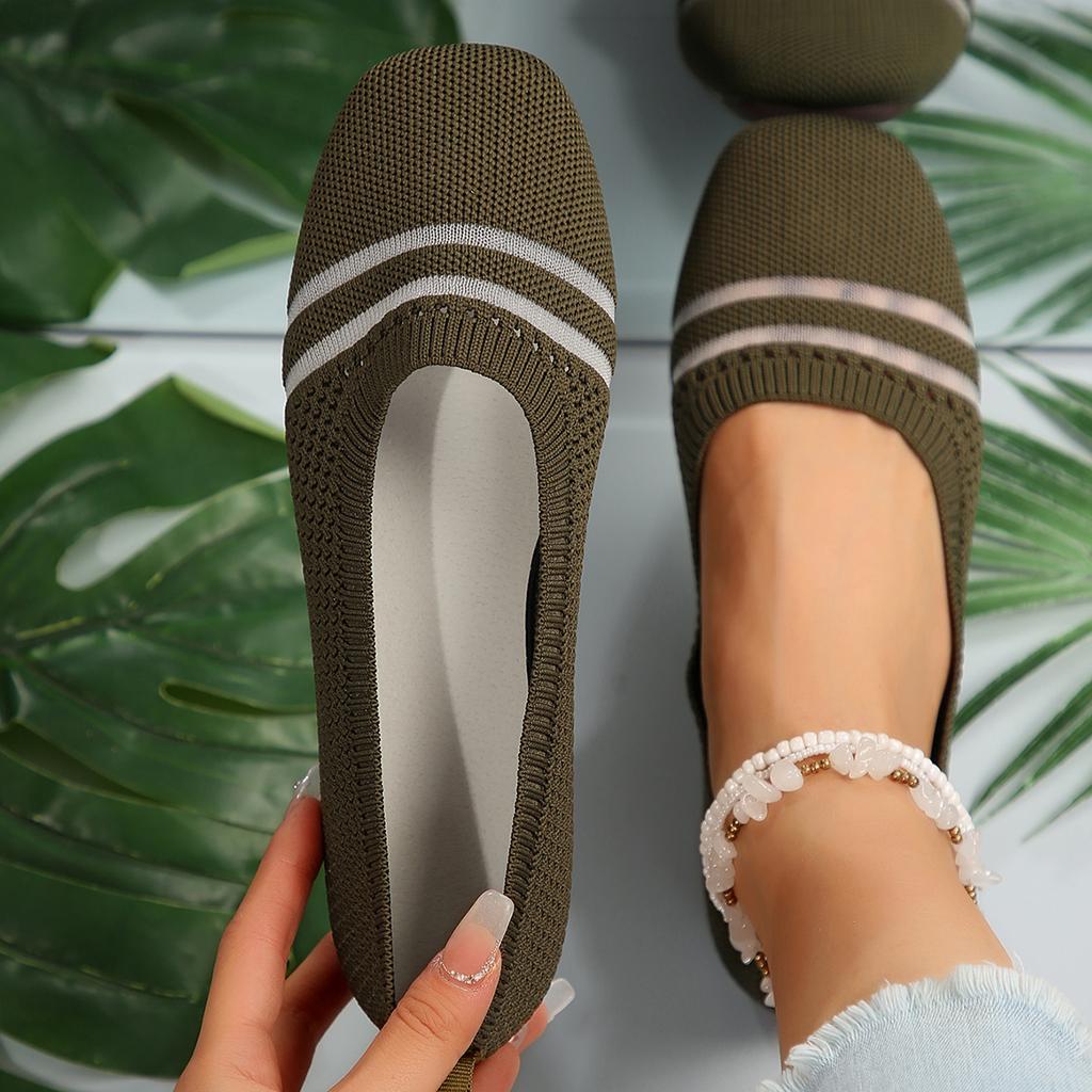 Fashion Women Flats Shoes 2025 New Breathable Comfortable Sneakers Round Head Shallow Mouth Loafers Large Size Knitted Flat Shoes Ladies