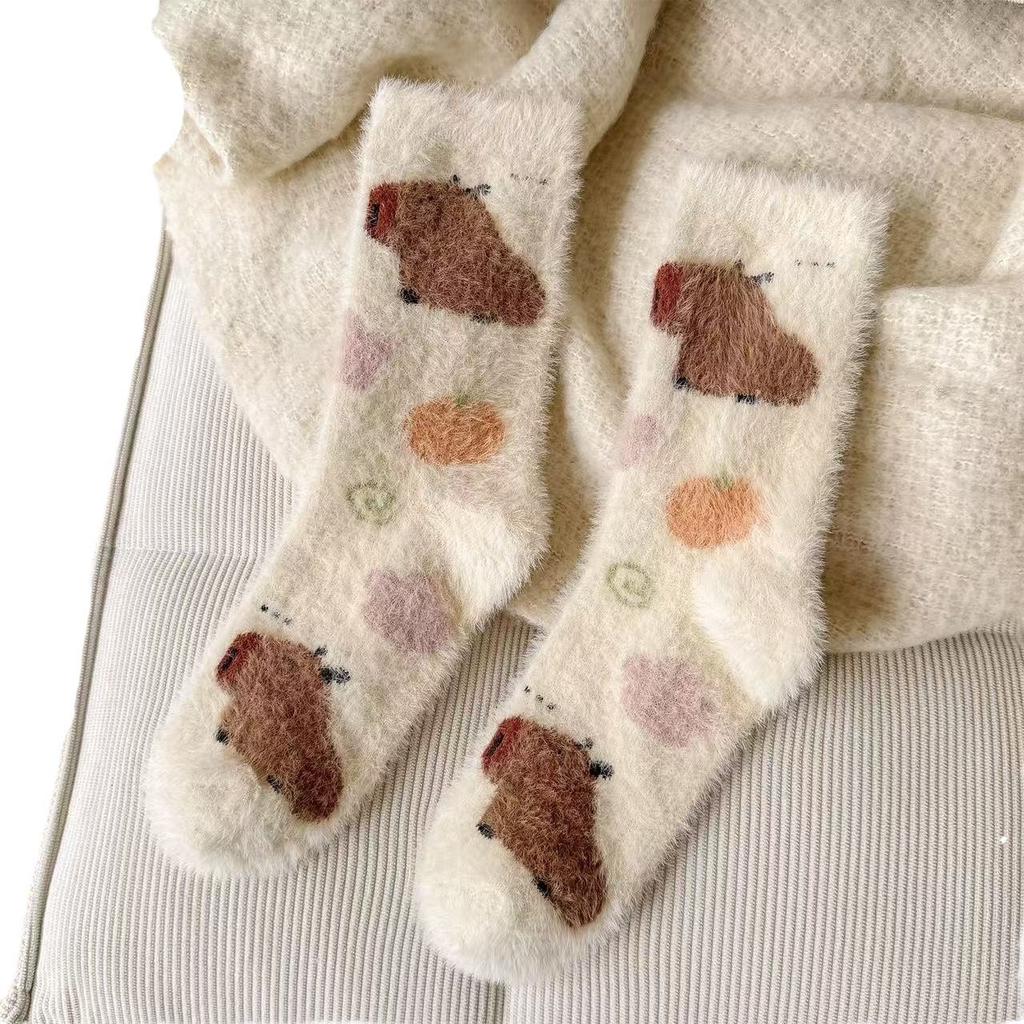 Comfortable and Warm Mink Fleece Socks for Autumn and Winter, Women's Warm Fleece Mid-calf Socks, Cartoon Soft and Versatile Casual Socks