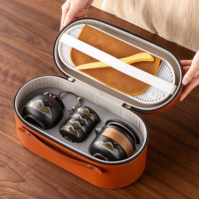 Handbemaltes neues chinesisches High-End-Geschenk-Teeset, Set mit einer Kanne und vier Tassen, leichte Luxus-Geschenkbox und das komplette Geschenkset.