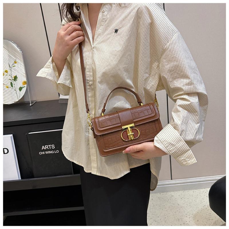 A Niche Luxury Single Shoulder Diagonal Small Square Bag with High-end Texture  Solid Color Handheld Box Bag