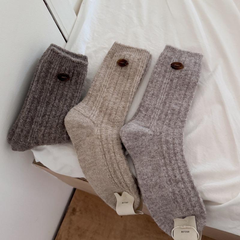 Ladies Autumn Winter Thickened Warm New Solid Color Versatile Soft Button Wool Tube Pile Socks