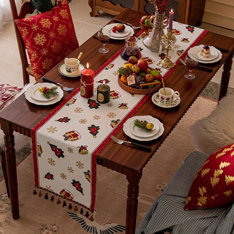 Christmas Chenilles Table Runner With Colorfast Woven Design And Tassels For Festives Home Dining Atmosphere Decoration