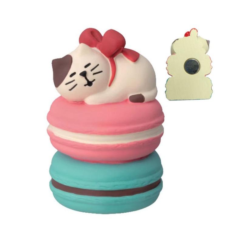 Japanese cat refrigerator sticker, grocery zakka cute bread coffee shop decoration gift miniature resin ornament