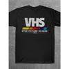 Camiseta Inspirada en Películas VHS Retro para Hombre Diseño de los Años 70 Declarando El Futuro Está Aquí Camiseta Negra Letras Blancas para Amantes del Cine