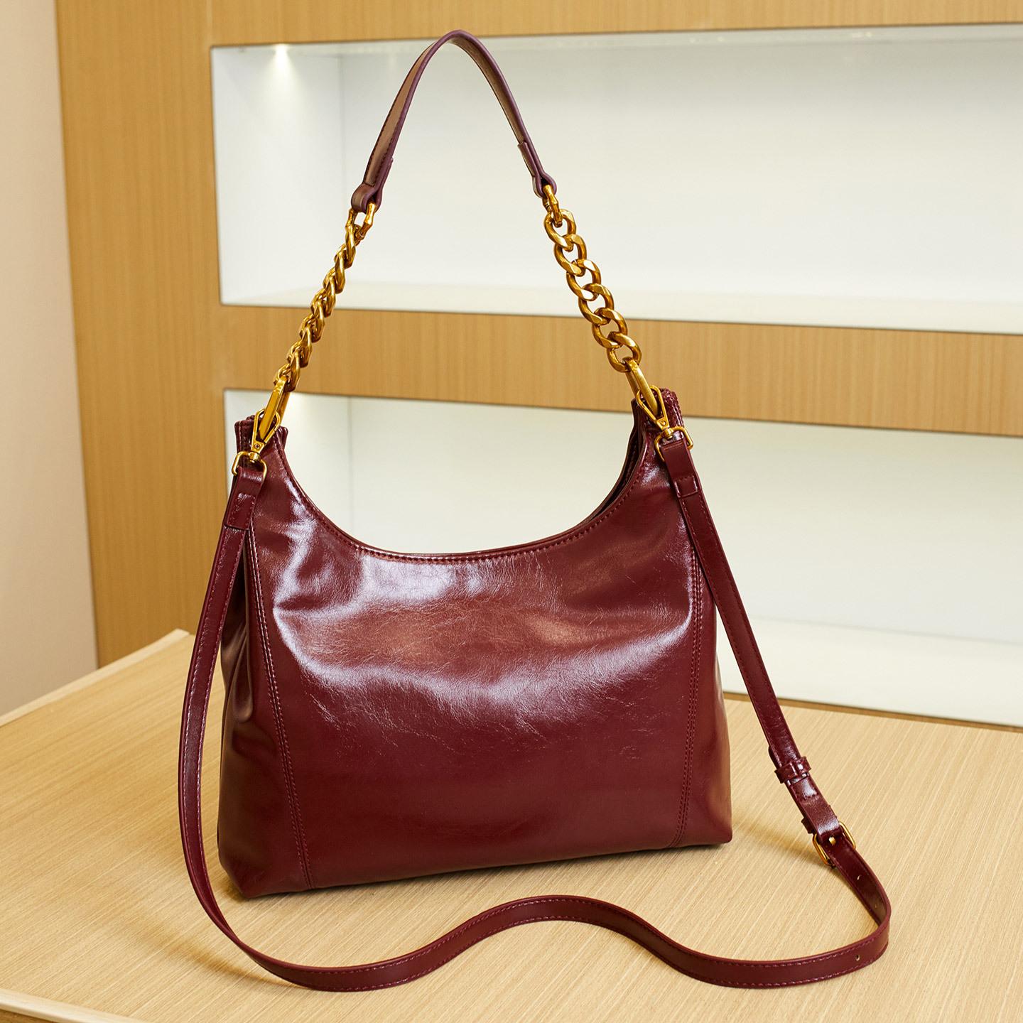 Red women s bag 2026 new model genuine leather texture women s bag shiny leather bridal bag wedding underarm bag crossbody wedding bag Oil wax red