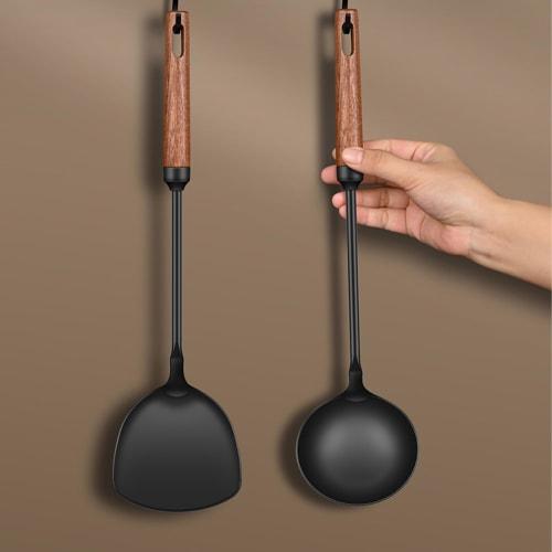 Yamigoloko Iron Chinese Ladle for Woks, Iron Nitride Ladle with Wooden Handle, Dishwasher Safe, Easy Grip, Rust Resistant, Heat Resistant, Kitchen Ute