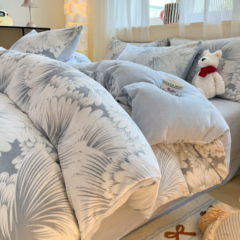 Class A Maternal And Infant Grade Thickened Warm Milk Fleece Four-Piece Set Coral Fleece Carved Fleece Quilt Cover Fleece Bed Sheet Mattress 3