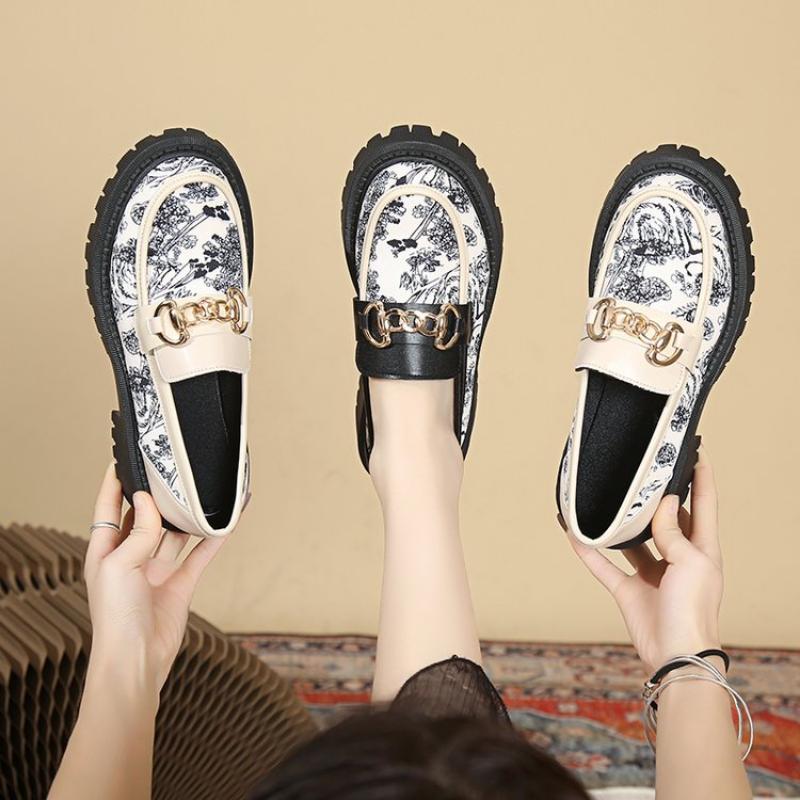 Mixed Color Embroidery Thick Sole Leather Loafers Genuine Leather All-Match Casual Shoes Round Toe Platform Mid Heel Women Pumps