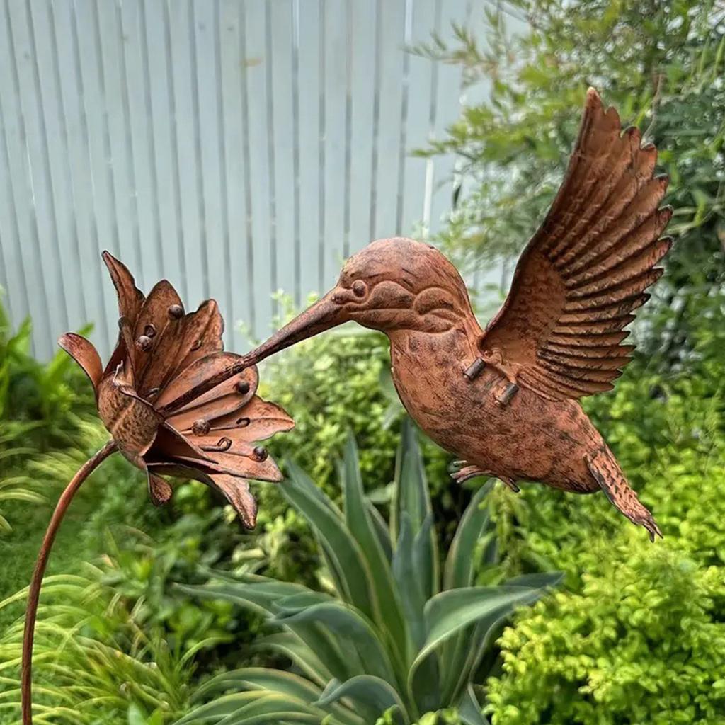 Exquisites Handmade Iron Bird Sculpture Iron Hummingbird Lawn Ornament for Porches Deck Or Backyard Accent