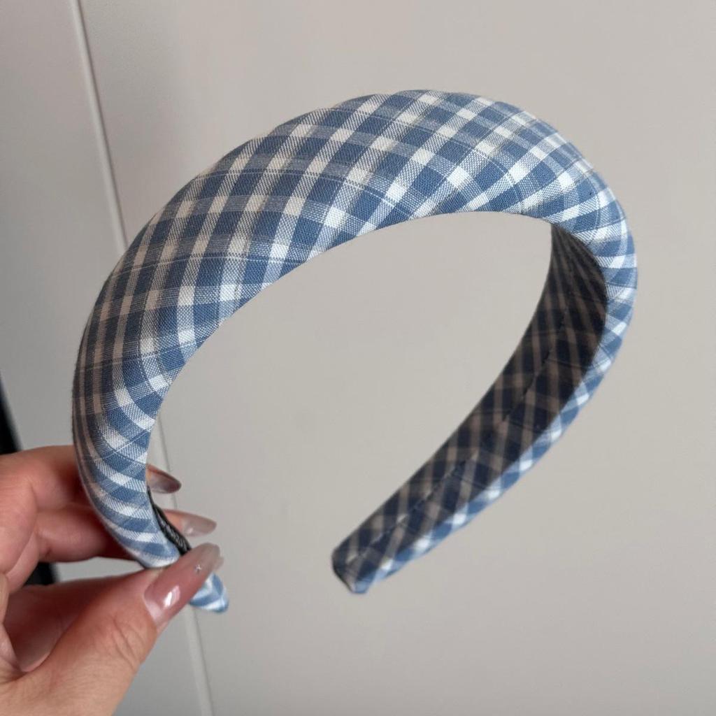 Korean-Style Textured Fabric Scrunchie: Large, Elegant Hair Accessory for Women