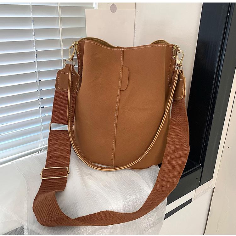 Bucket Bag - Chic Minimalist Shoulder and Crossbody Handbag for Women