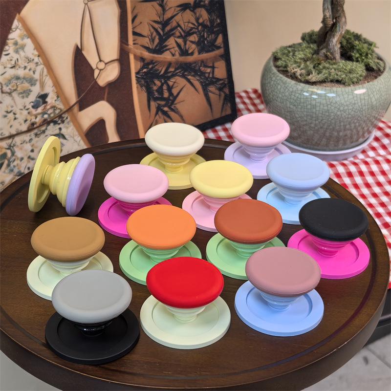 Sweet Macaron Magnetic Airbag Holder: Foldable Telescopic Finger Ring Stand