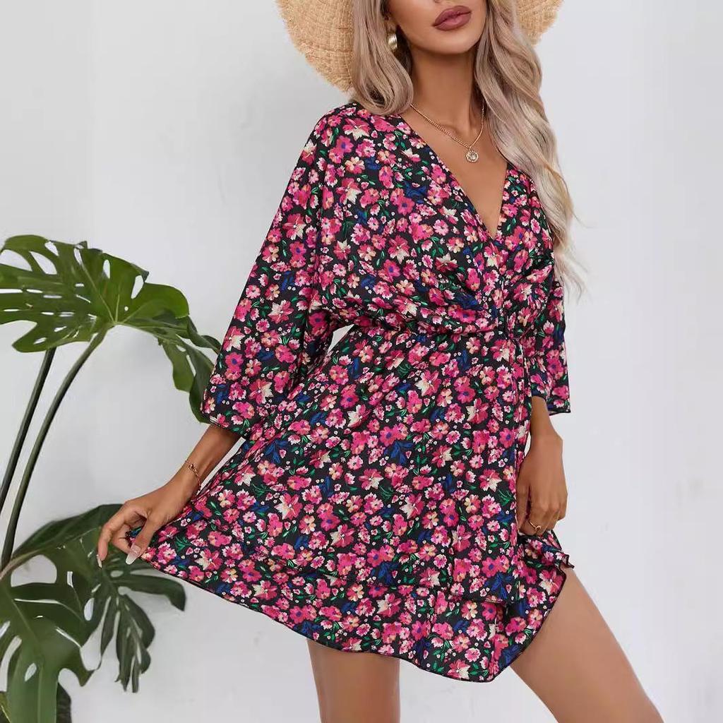 European & American Women's Summer 2023 Bestseller: Printed V-neck Dress with Three-quarter Sleeves