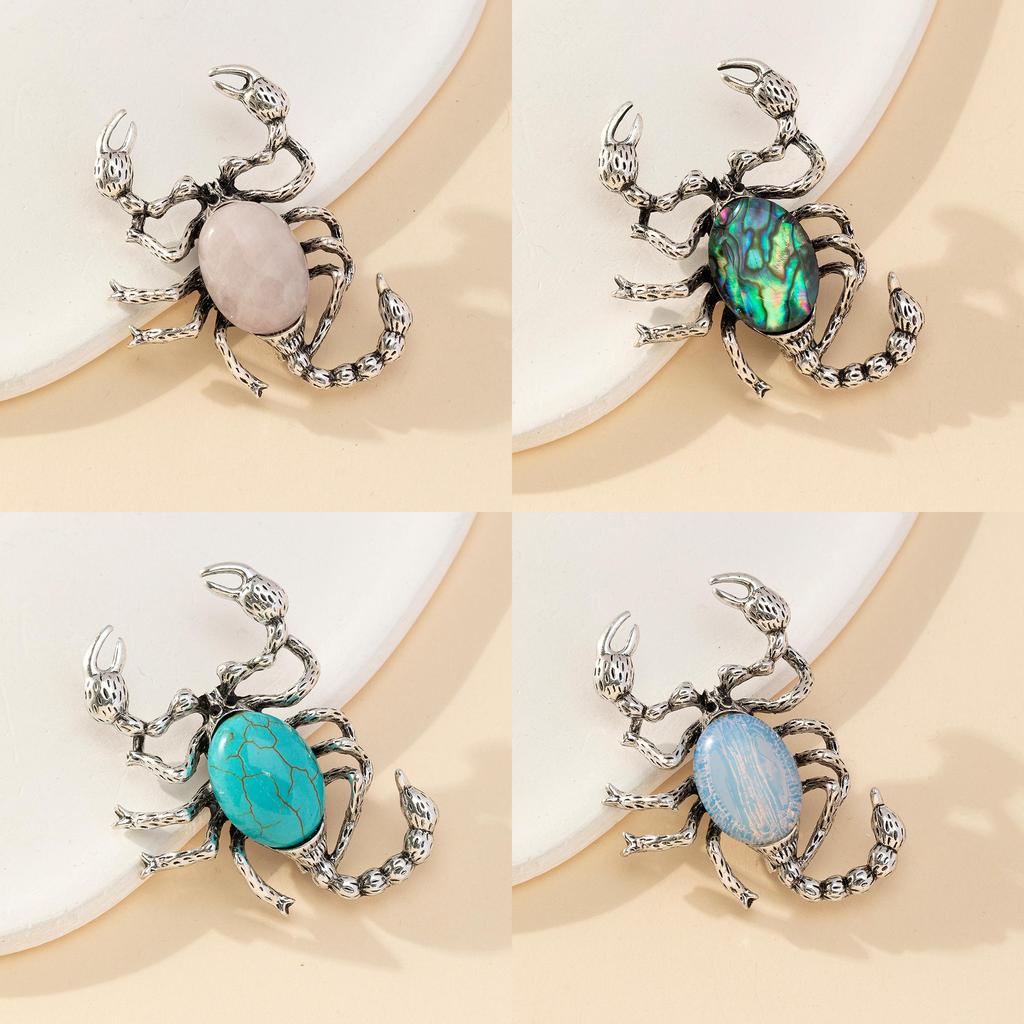 Spilla a forma di scorpione con ciondolo, design con diamanti incastonati, per la moda femminile