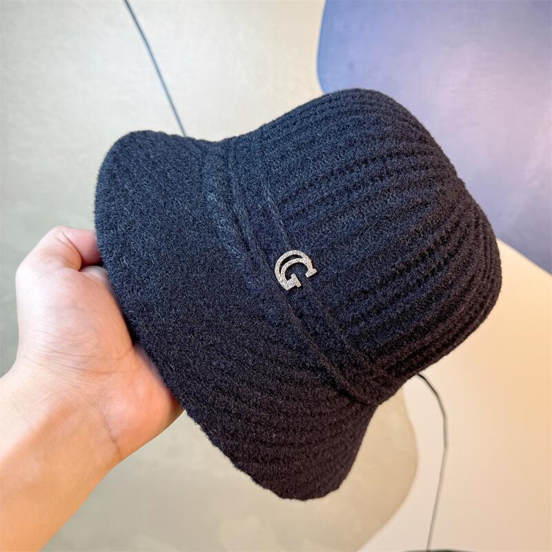 

Letter Striped Autumn and Winter Bucket Hat Women s Fashion Bucket Hat Foldable Winter Warm and Windproof Adjustable чорний