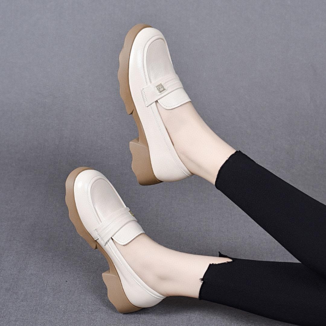 

Кожаные туфли Туфли на плоской подошве Лоферы Повседневная обувь 41 бежевый