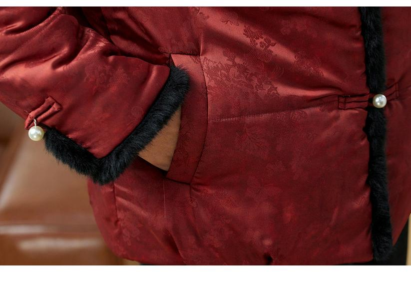 Fashionable Winter Short Cotton Jacket for Mothers 2025: Stylish Mid-Aged and Elderly Women's Plus Velvet Warm Clothing