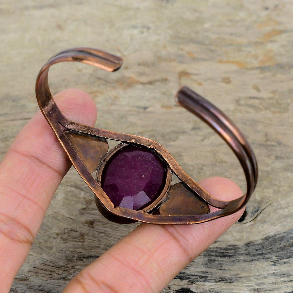 Facettierter Kaschmir-Rubin Armreif Elektrogeformter Kupfer Edelstein Armreif Verstellbarer Armreif Handgefertigter Armreif Elektrogeformter Schmuck Geschenke für Mama